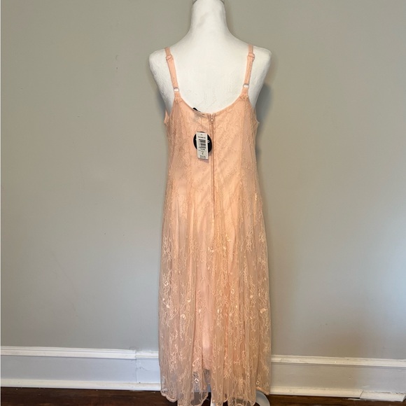 🆕 Torrid Blush Lace Slip Dress - Plus Size 00 - Picture 5 of 5
